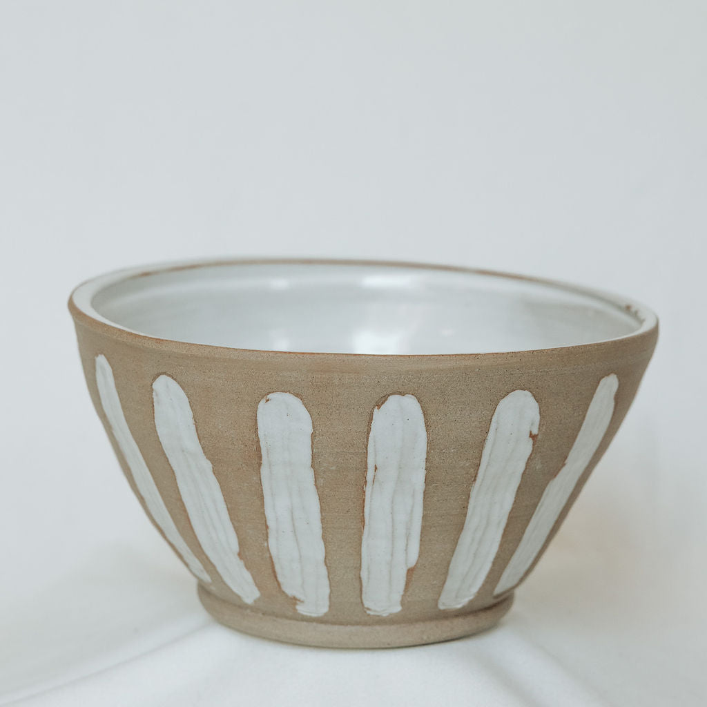 White Pottery Serving Bowl with Scallops in Brown
