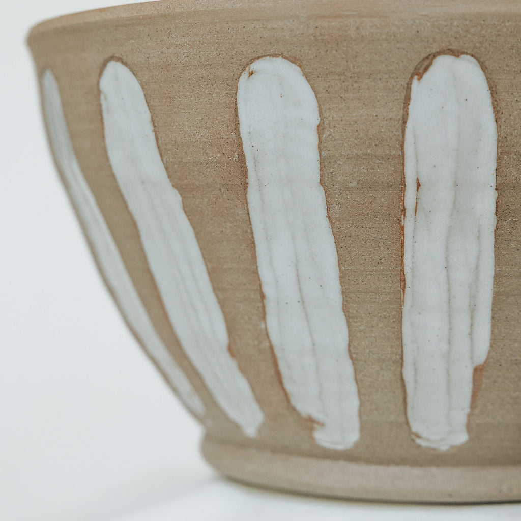 White Pottery Serving Bowl with Scallops in Brown