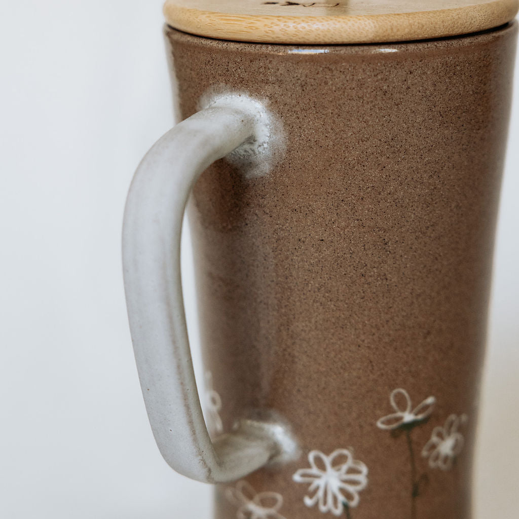 Iced Coffee To Go Cup - Product of Canada - Daisies Pottery Mug Design Lidded
