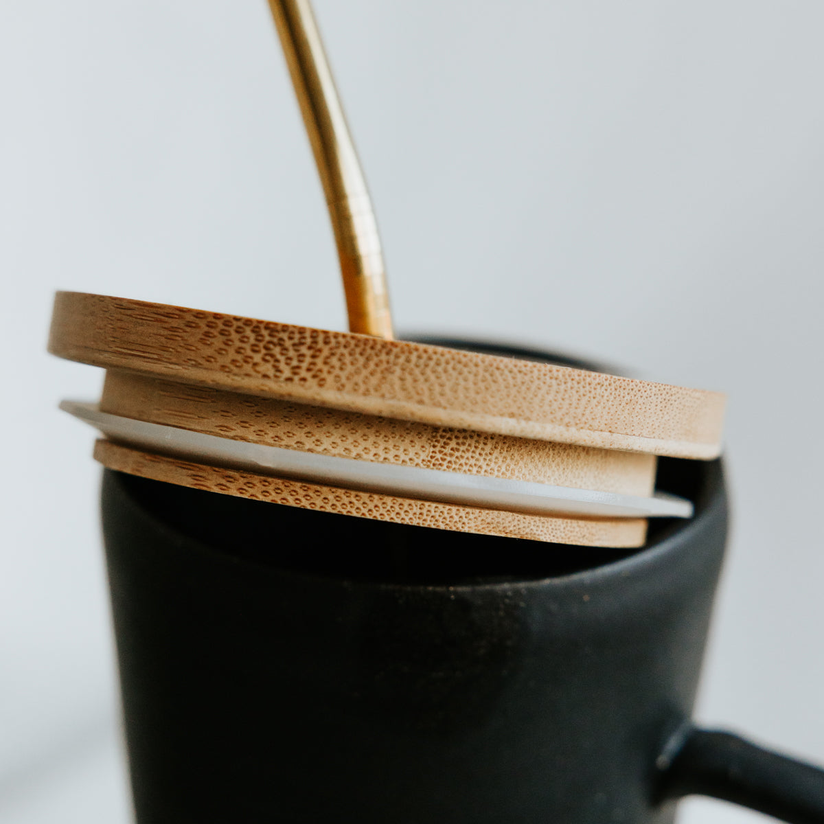 Gold Straw: 50% off when you purchase it with bamboo lid and mug