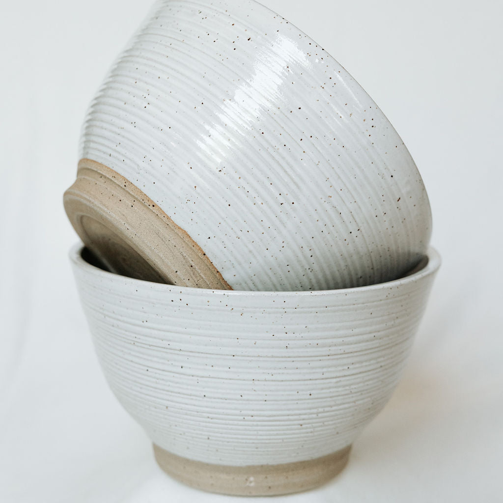 White Pottery Serving Bowl with Ridges