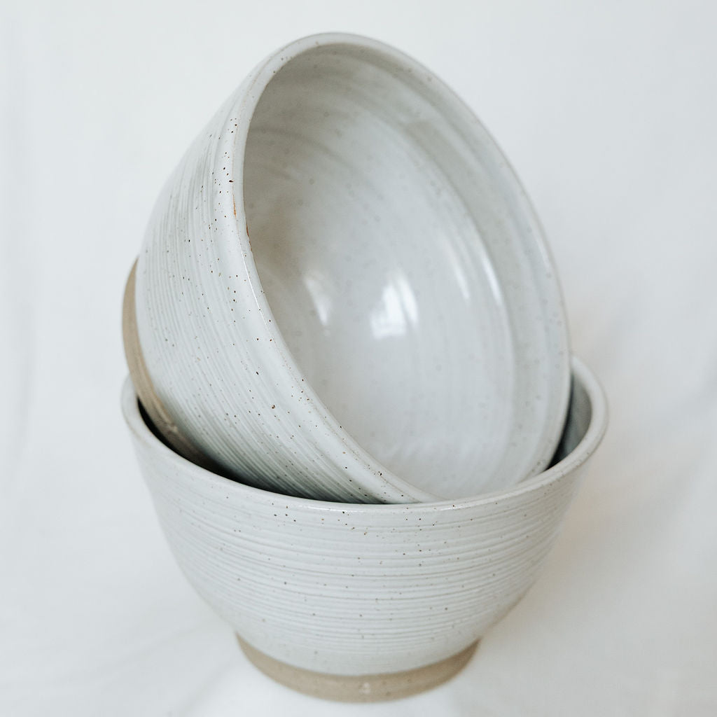 White Pottery Serving Bowl with Ridges