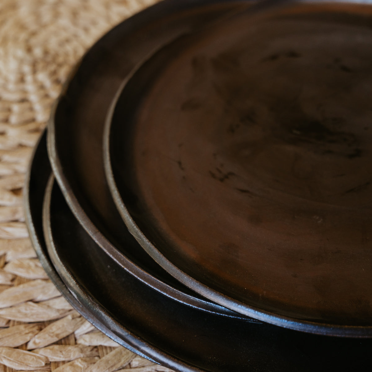 Pottery Lunch Plate in Bronze