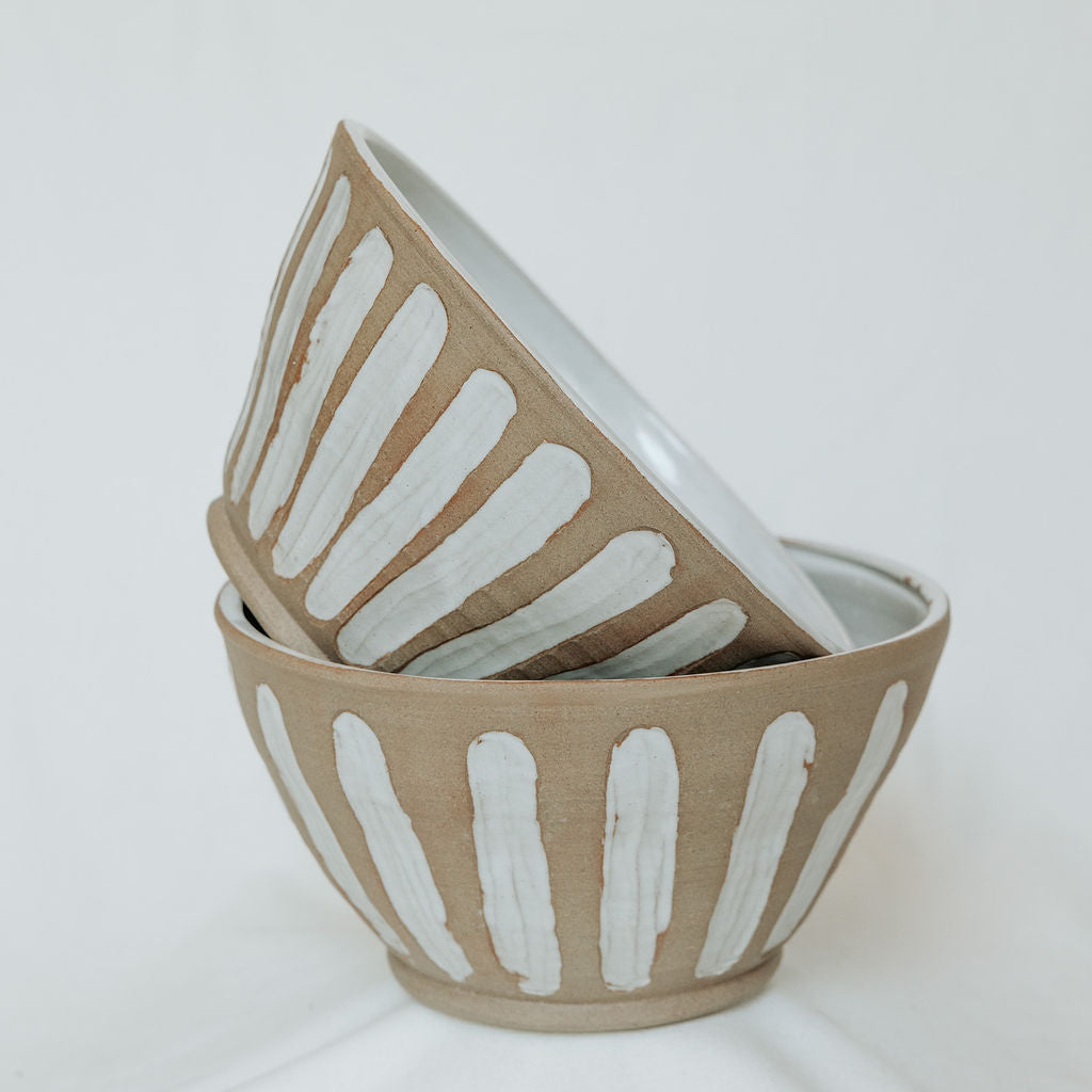 White Pottery Serving Bowl with Scallops in Brown