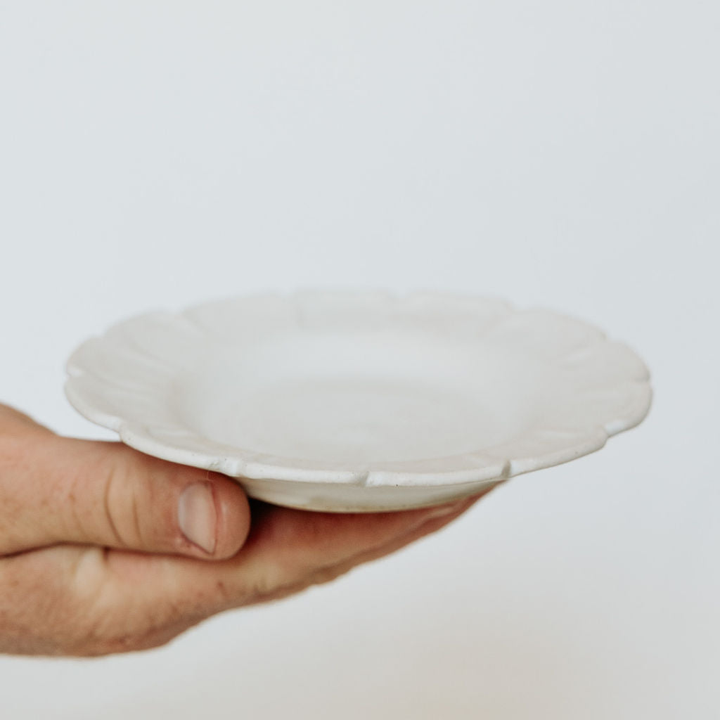 Scalloped Matte White Dessert Plate